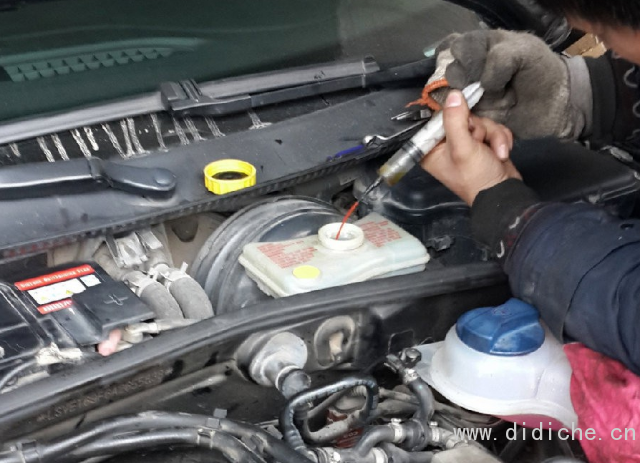 Per il cambio dell’auto, i nuovi guidatori devono prima apprendere questa conoscenza