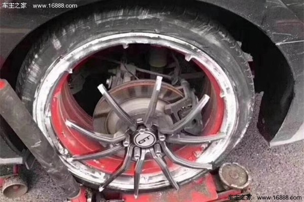 Perché le parti di modifica legali e costose sono sia ammortizzate che illegali dopo essere state installate sull'auto? Perché le parti di modifica legali e costose sono sia ammortizzate che illegali dopo essere state installate sull'auto?
