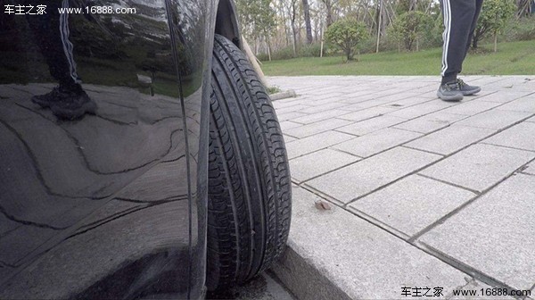 Le quattro ruote non sono una cosa da poco?  Piccoli problemi facili da causare incidenti, grandi pericoli nascosti!