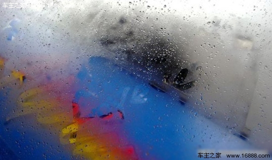 Dì addio al caldo! Parla di quei controlli che il tuo veicolo deve fare in autunno Dì addio al caldo! Parla di quei controlli che il tuo veicolo deve fare in autunno