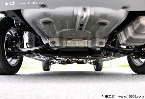 Non c'è pericolo se ci sono danni alle parti del telaio dell'auto