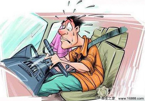 Analisi di guasti come rumore anomalo del condizionatore d’aria dell’automobile e indicatori di direzione non accesi