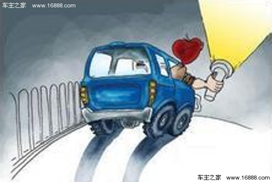 Le luci delle auto usano la conoscenza Le luci delle auto usano la conoscenza