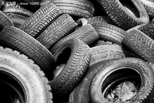 Fai attenzione quando acquisti un'auto usata, assicurati di controllare la qualità dei suoi pneumatici Fai attenzione quando acquisti un'auto usata, assicurati di controllare la qualità dei suoi pneumatici