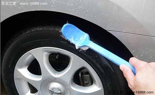 Istruzioni per la manutenzione stagionalePrecauzioni per la manutenzione dell'auto usata in autunno Istruzioni per la manutenzione stagionalePrecauzioni per la manutenzione dell'auto usata in autunno