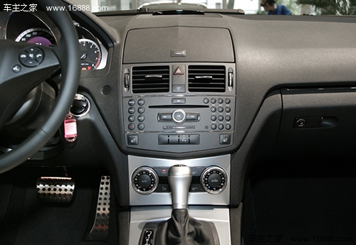 Conoscenza manutenzione auto autunnale: è necessario pulire gli interni quando cambia stagione Conoscenza manutenzione auto autunnale: è necessario pulire gli interni quando cambia stagione