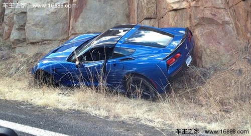 Controllo = potenza elevata ti insegna come costruire un'auto da pilota