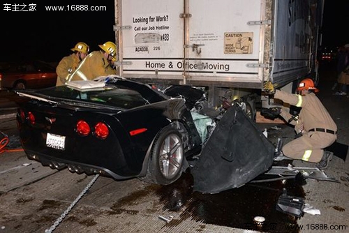 Controllo = potenza elevata ti insegna come costruire un'auto da pilota